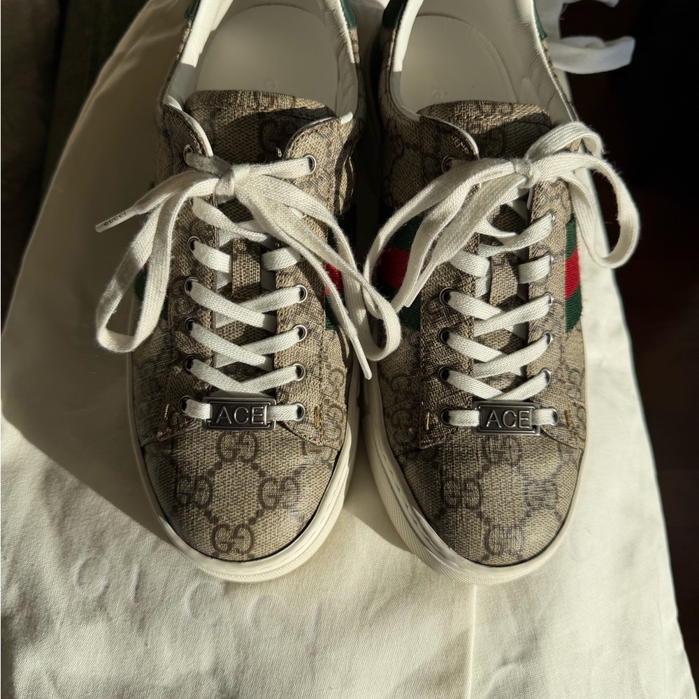 Gucci Beige and Red Monogram Sneakers - Picture 2 of 8